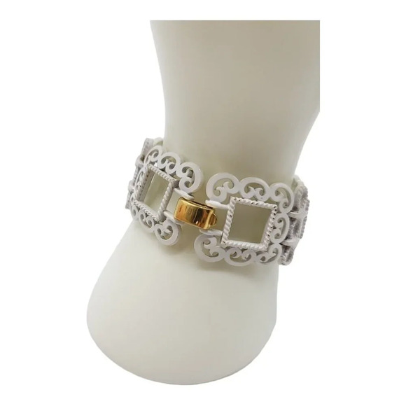 Trifari White Enamel Gold Tone Picture Frame Filigree Bracelet Mid Century - Picture 4 of 6
